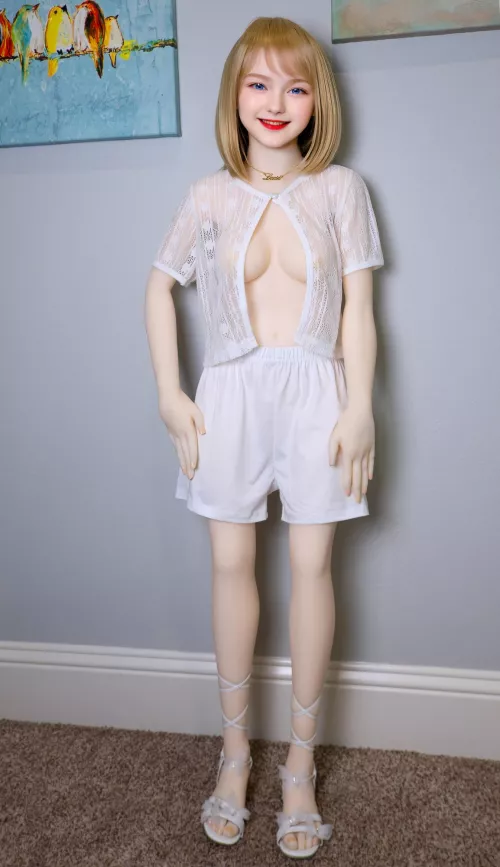 Lexie ~ new white top ~ what do you think of her? ~ let me know your thoughts.