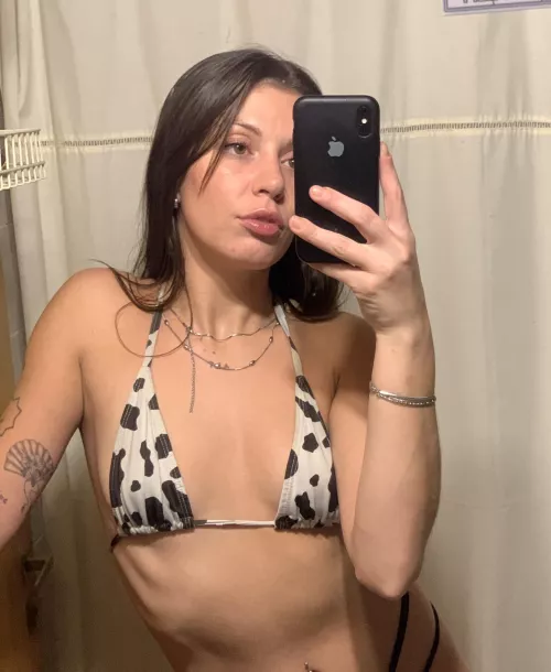 Mirror selfie so you'll see how this bikini is slaying