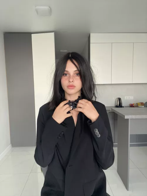 Would you go on a date with me if I wore a collar?