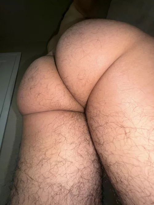 You like bubble butts?[22]