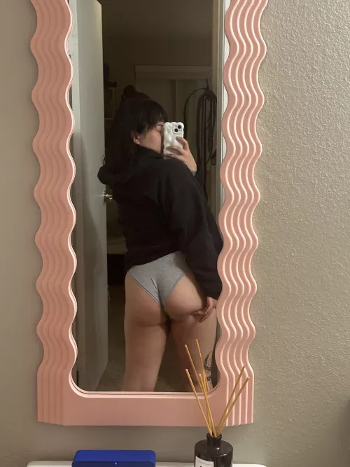 got room for an alt asian girl with a cute butt in your heart? 🥺🩷