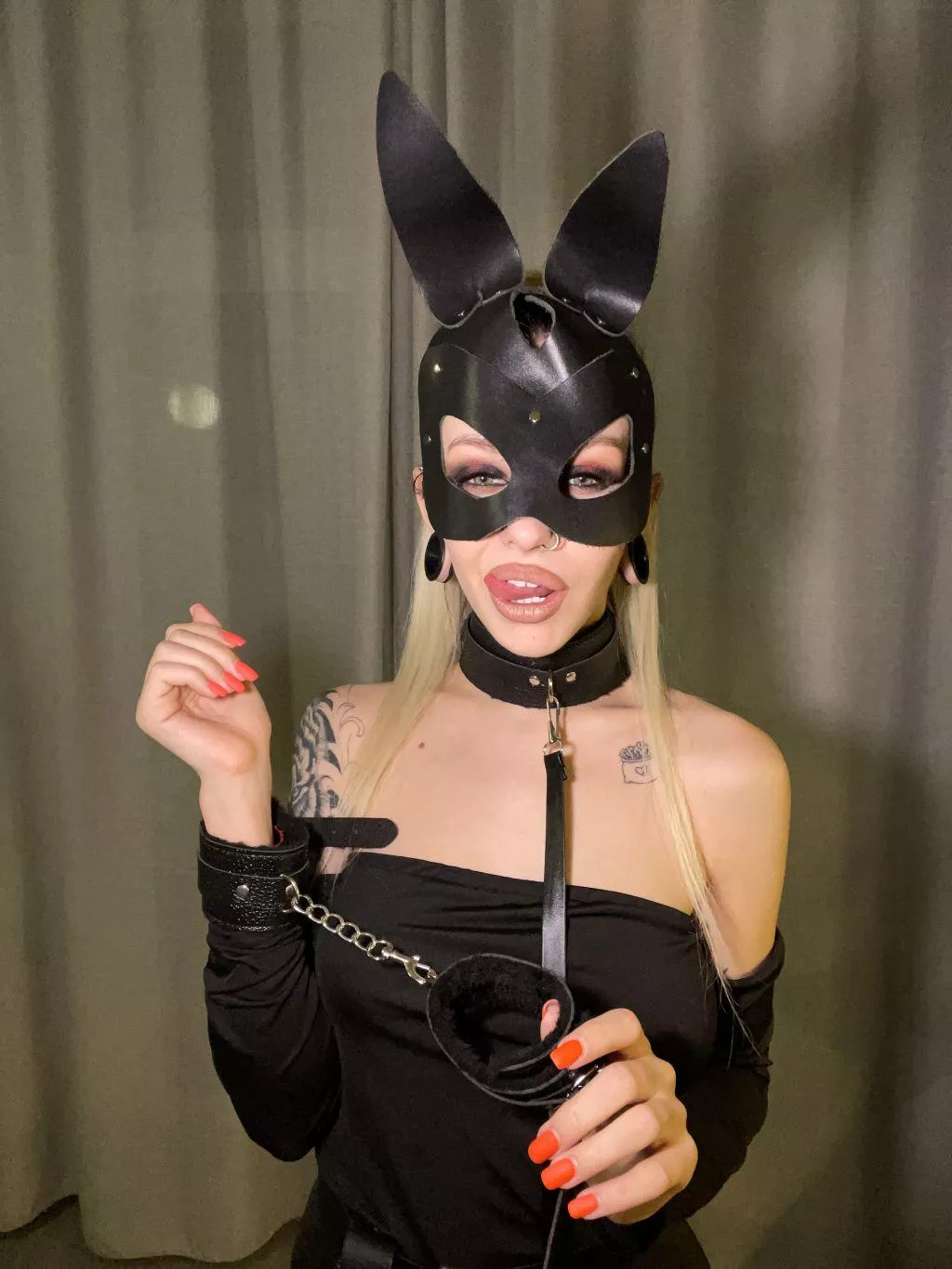 Her Purrfect Disguise: Cat Mask & Black Dress
