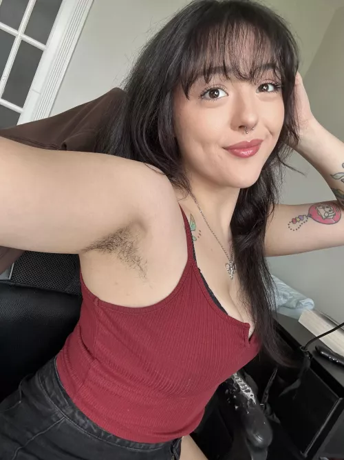 It excites me wie kiss my armpits