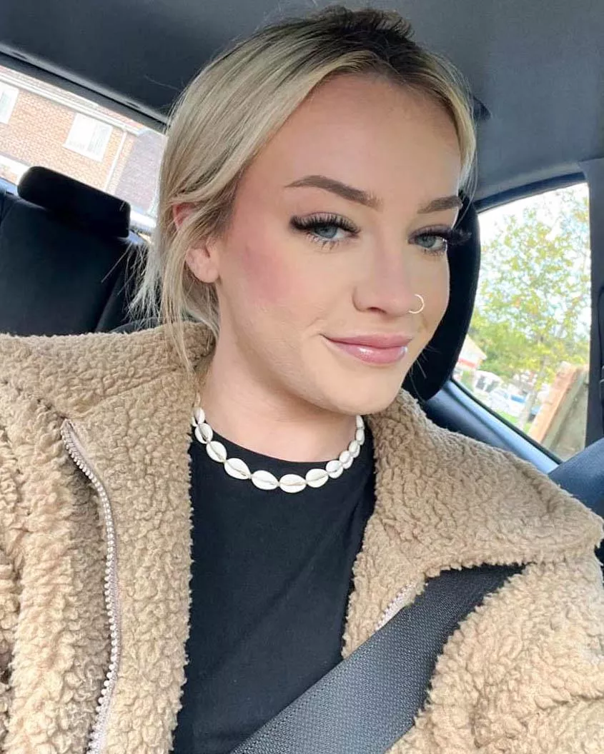 Start the day right with the perfect outfit choice!