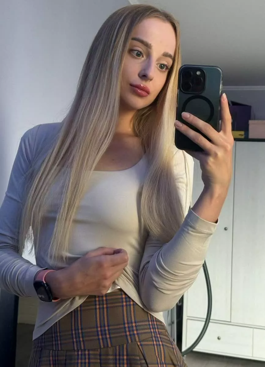 Straight hair is super classy don't you think?