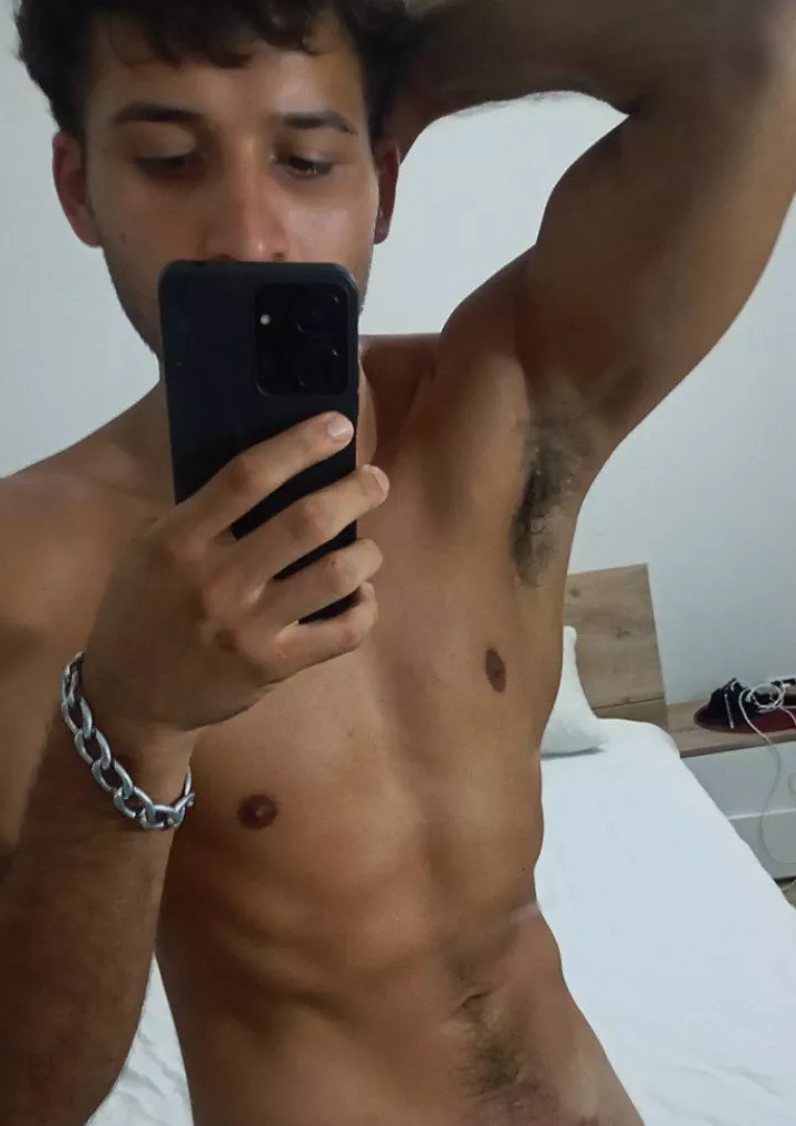 Would u 👃🏽or 👅