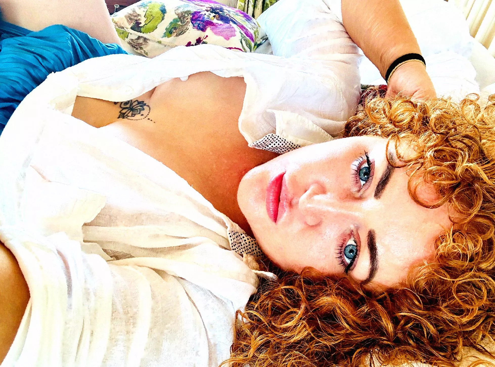 Would you like to end your evening inside a 32f redhead?