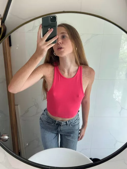 Feeling cute in this pink top