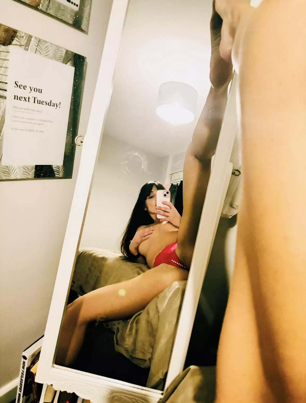 I don’t wear pearls like regular girls 😏