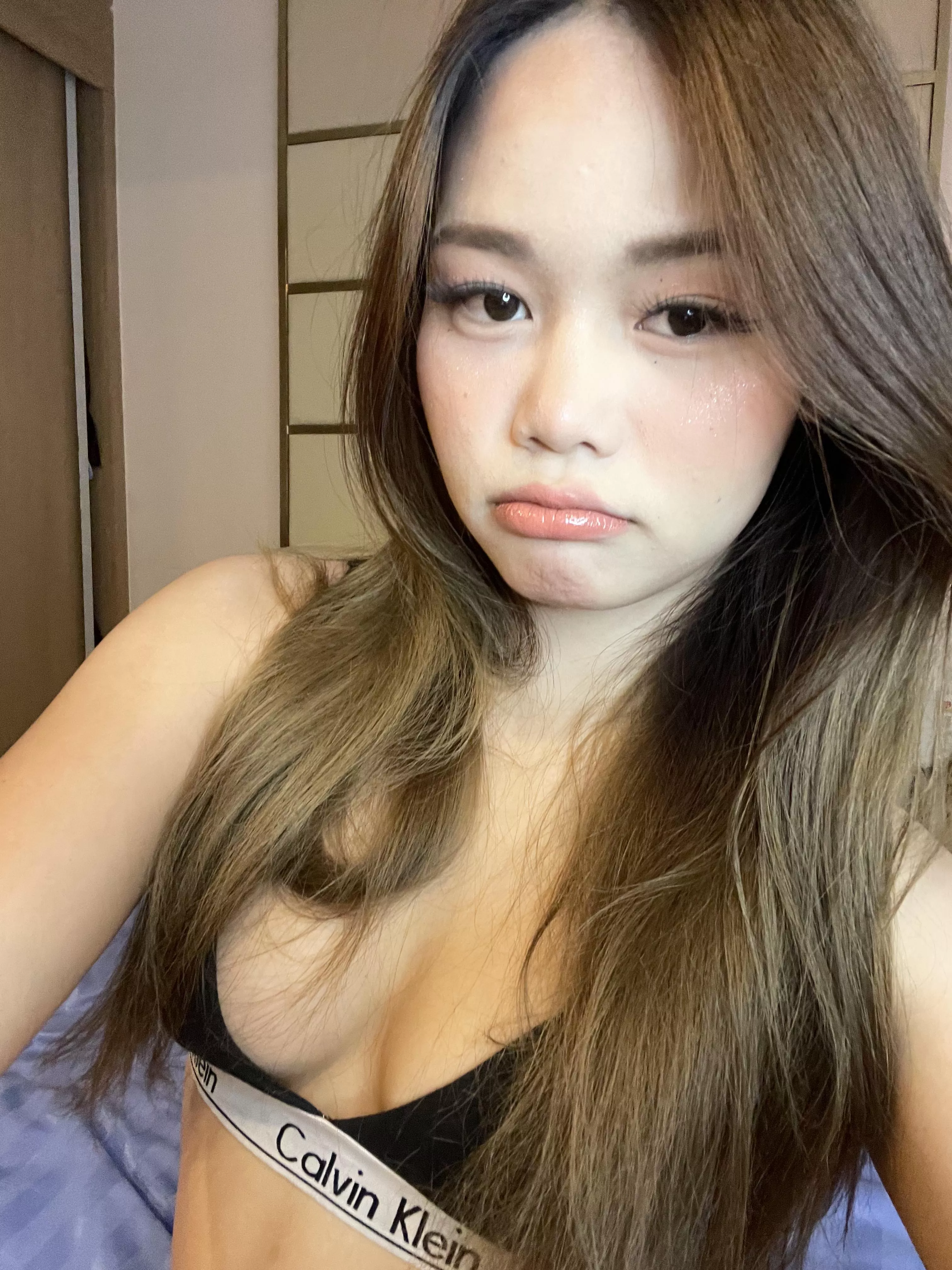 just turned 18 who would smash?