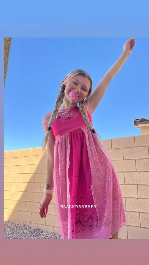 living in daddy’s world 💕