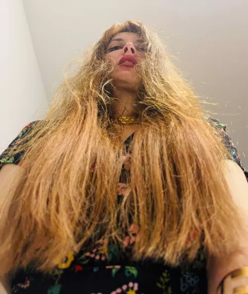 Look deep into my eyes 👁