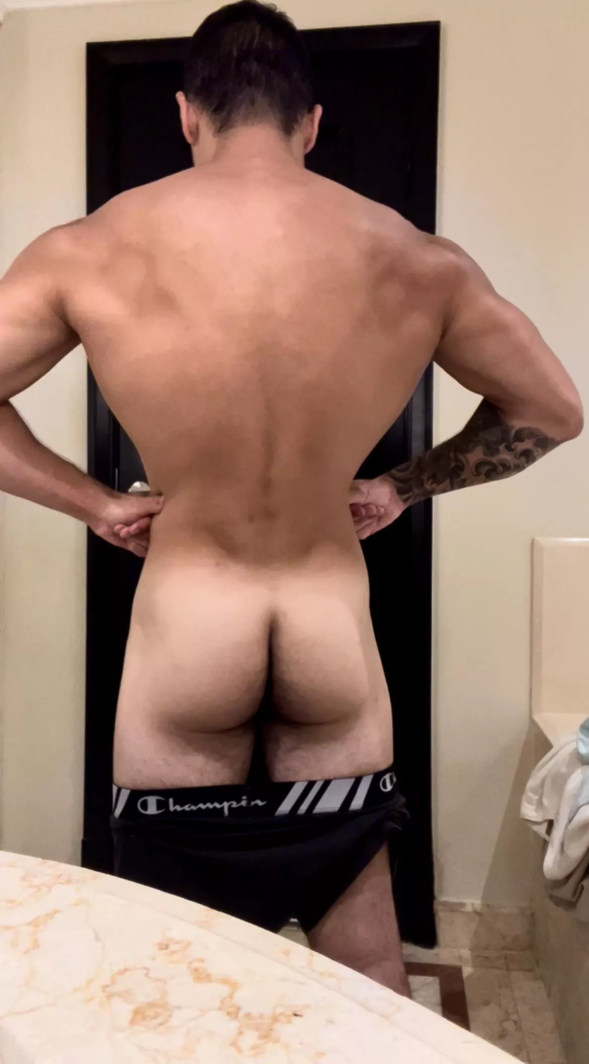 My glutes are pale and ROCK HARD 🥰🤭