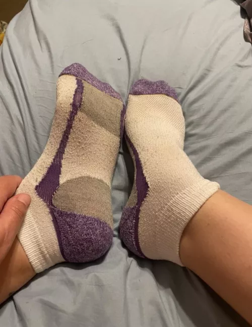 [Selling] Putting on my purple socks to tease your purple headed friend 😉💕