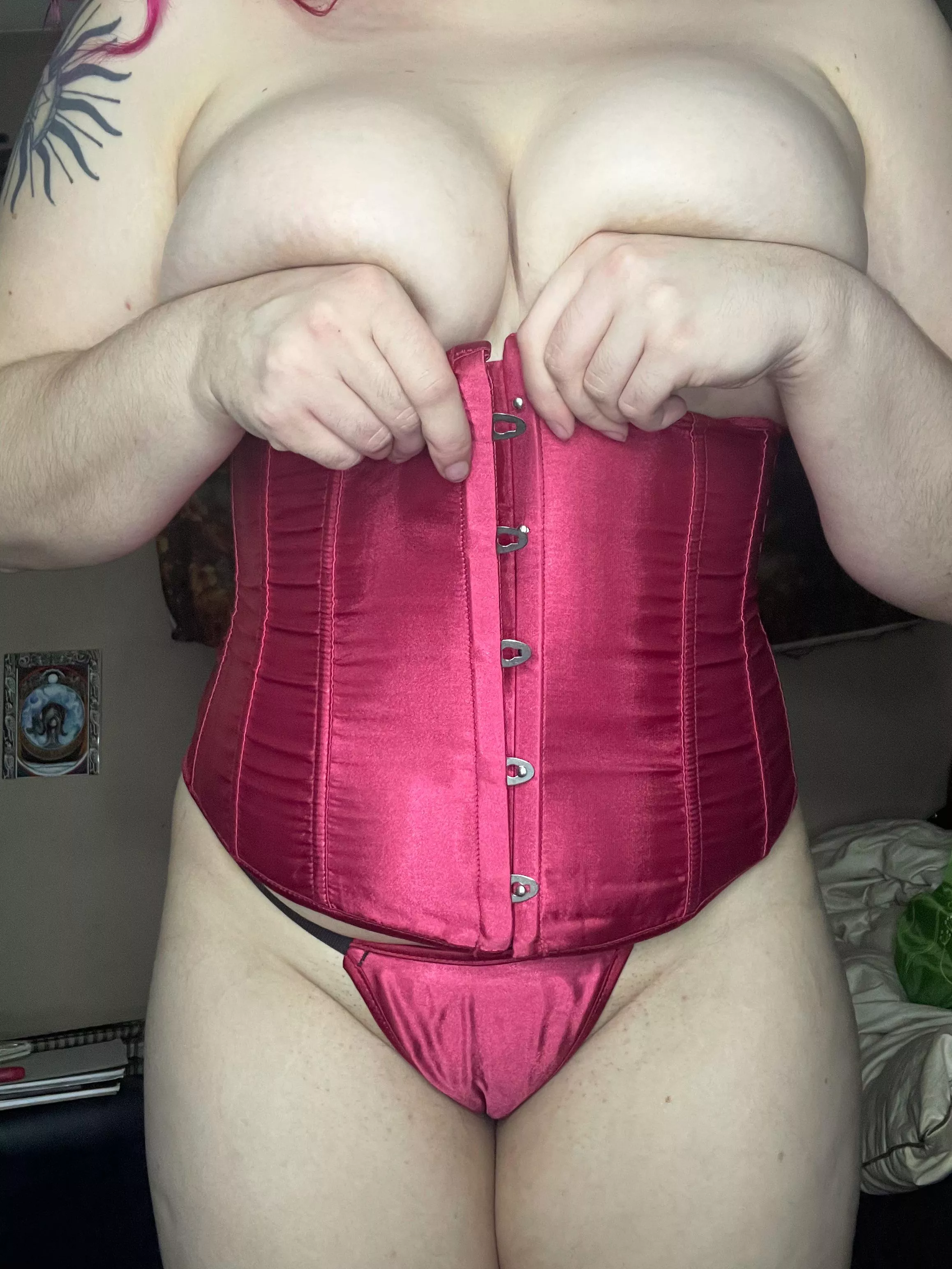 wikihow doesn't have an article on how to keep my tits contained /: