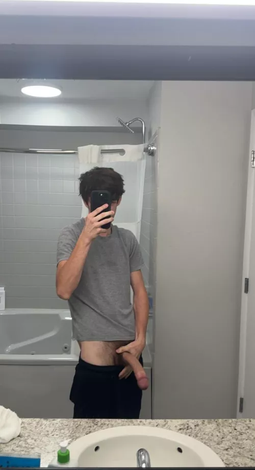 Would you share a hotel with me?🤭