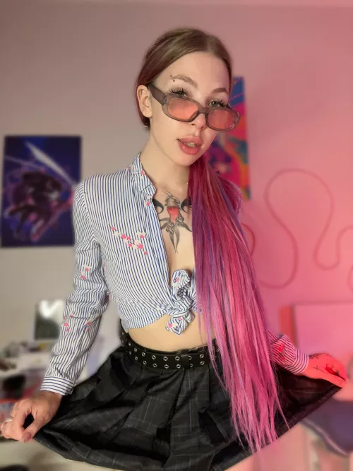 I love wearing skirts when meeting my boyfriend, they don't have to be taken off and they give easy access to my pussy