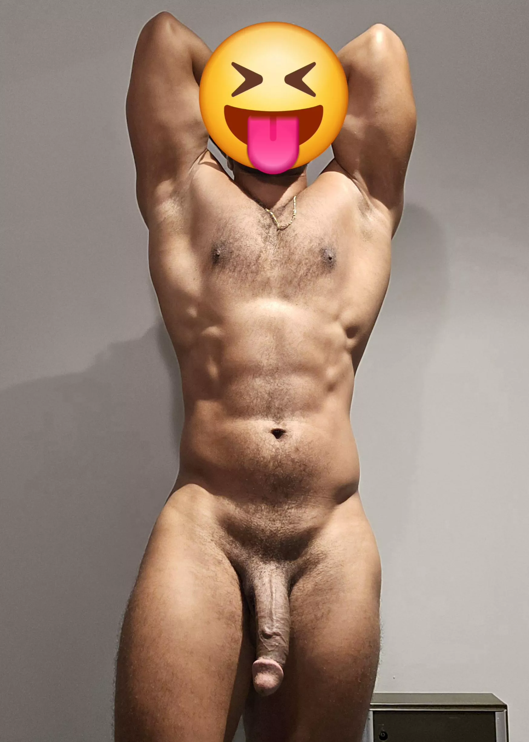 (25) We have fans of big gym bros here? 