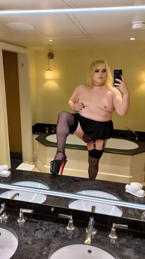 About to go present myself to the man that booked this hotel for me. I feel like such a slut