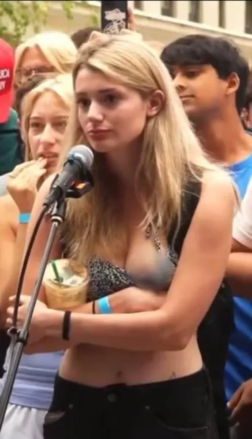 Anyone know her name, Saw her on twitter