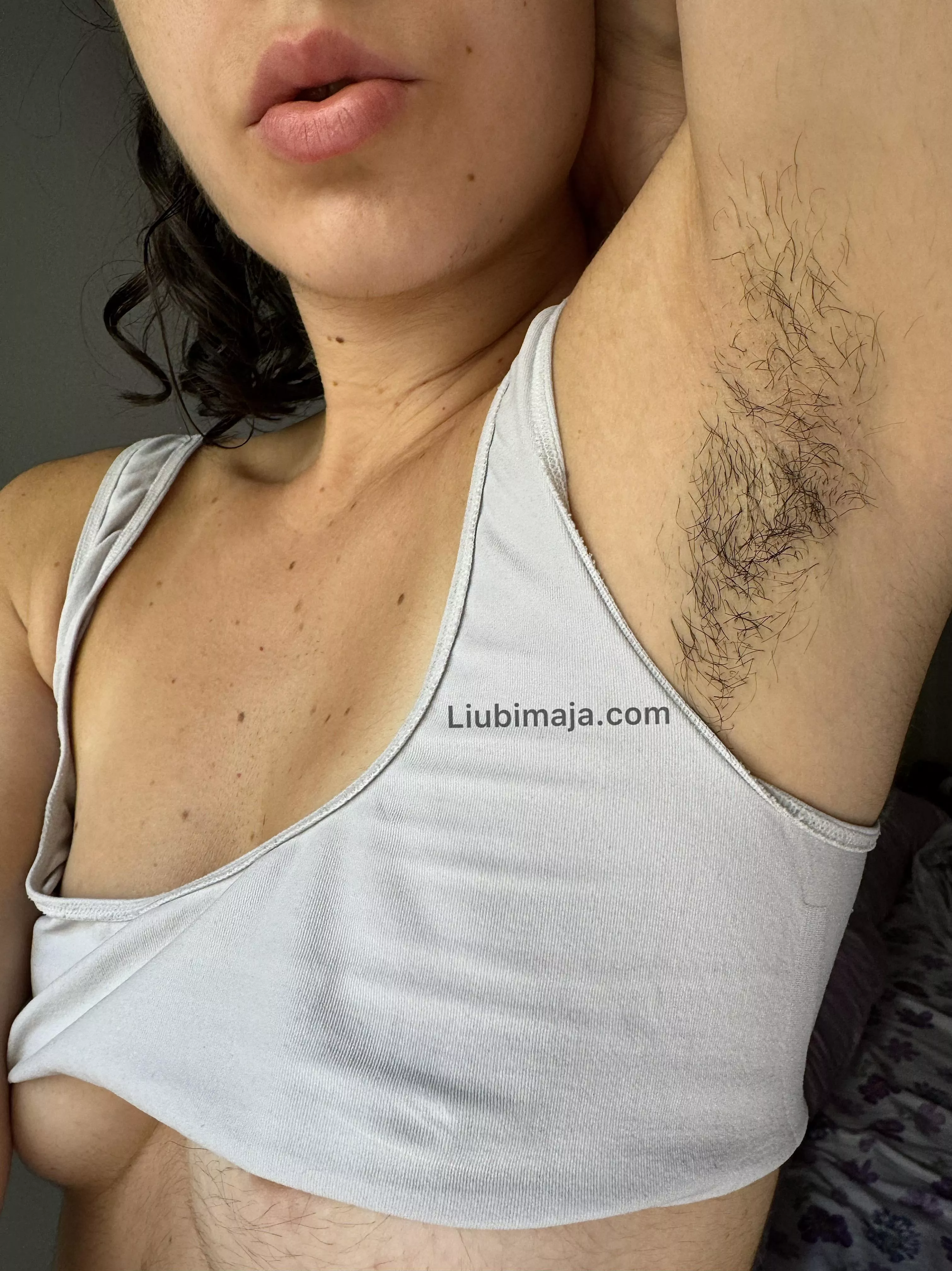 Are you into very hairy or stubble pits hair 