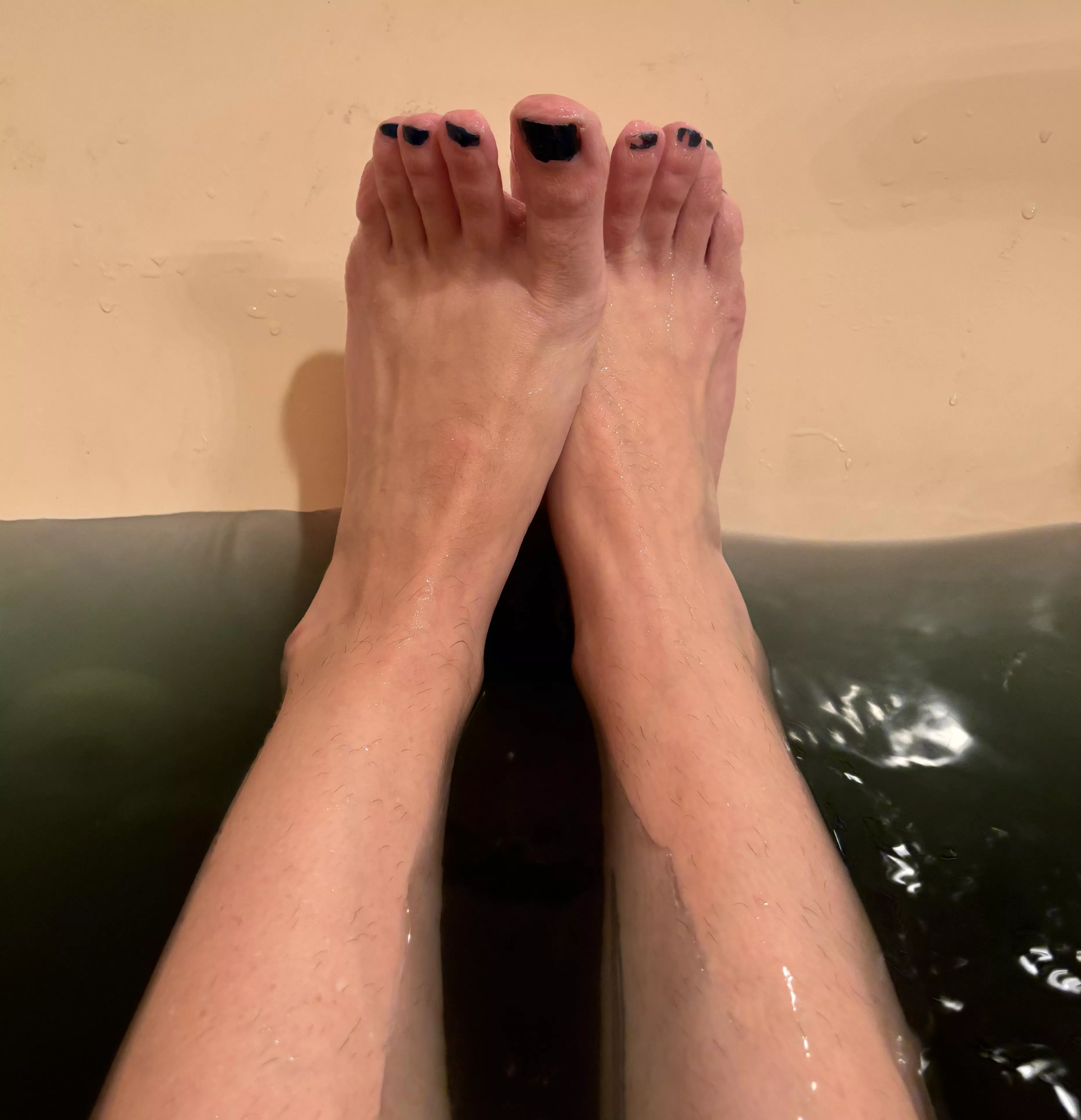 Bathtime feet