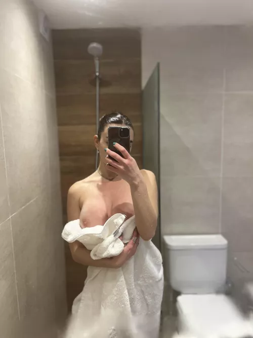 Do you prefer hot or cold shower? or depends on the weather...