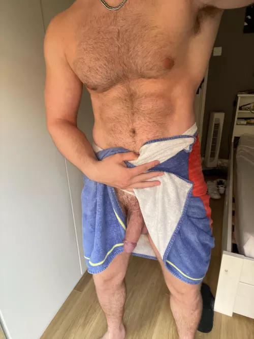 Fresh out of a cold shower so I’m small rn (19)