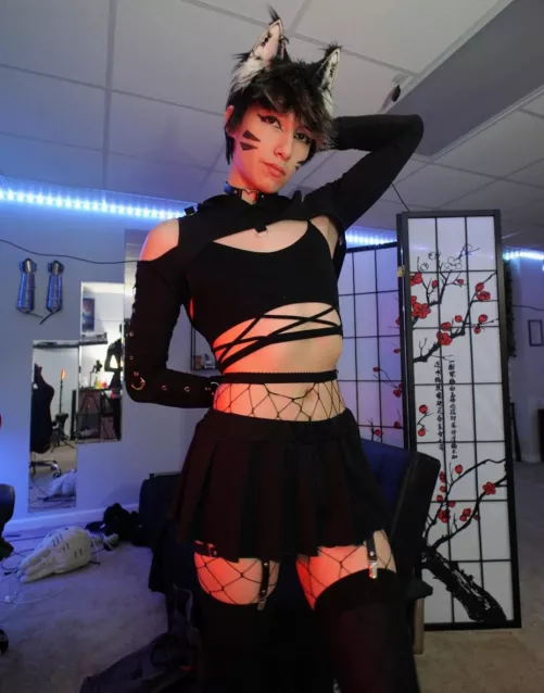 How I dress just to stay in bed all day😴