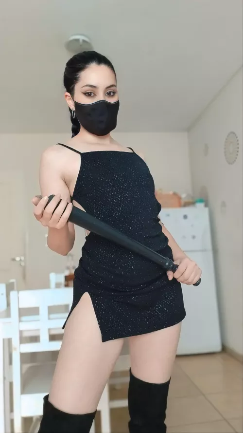 Look at me, adore me, love me 