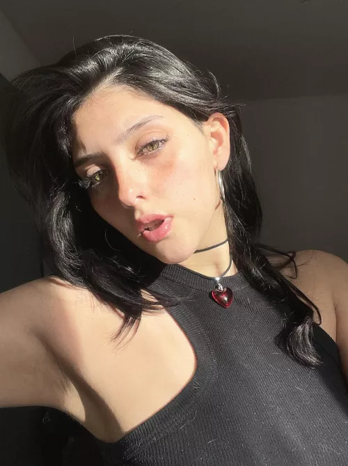 this camgirl is trying to please you and make you smile 