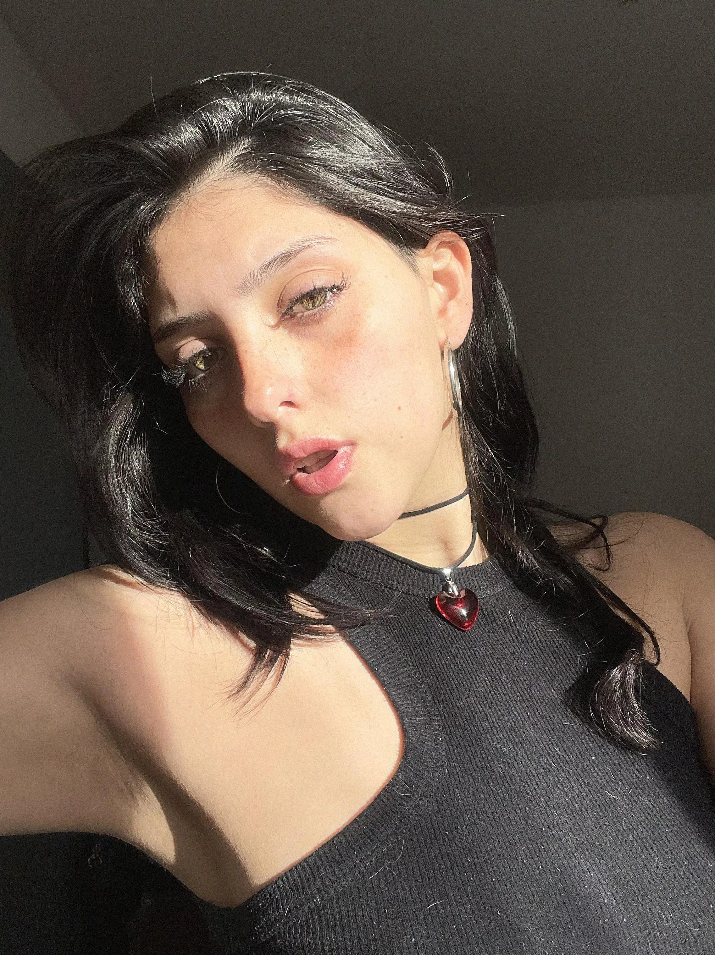 this camgirl is trying to please you and make you smile 