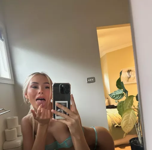 This is your sign to give me some spanking