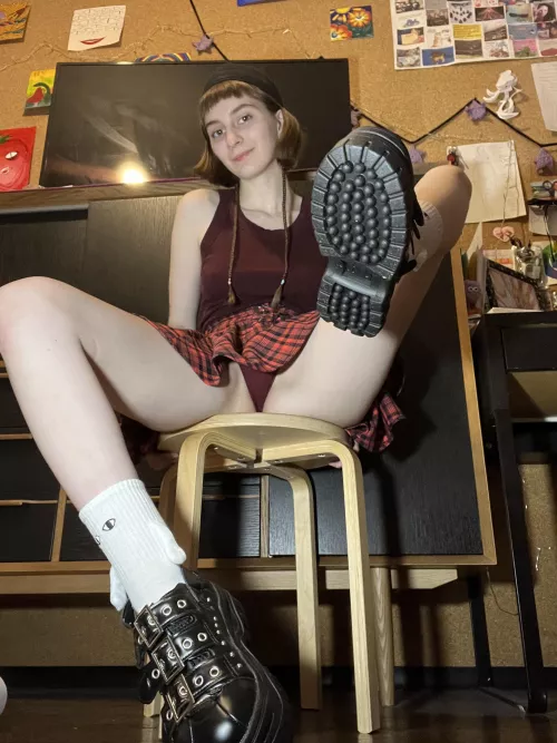 ❤️ This red skirt definitely suits me