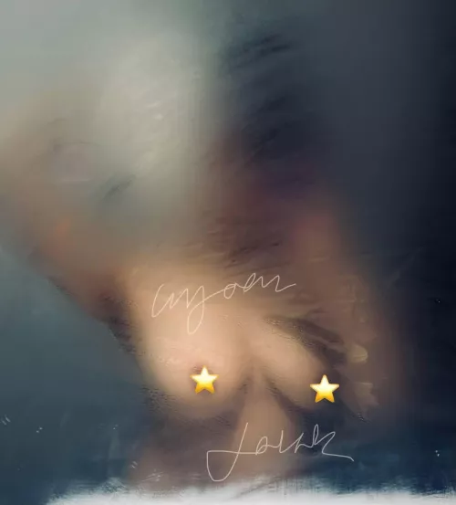 Vacation showers hit different [F][33]