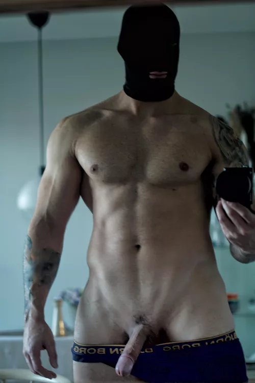 Yesterday's sub got scared when the mask came out, would you be scared (28)