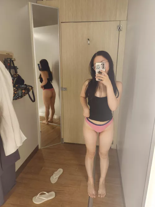 A little milfie for your monday