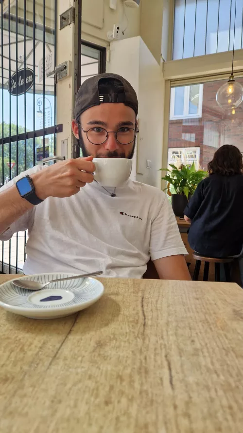 Any bearded man wanna chat