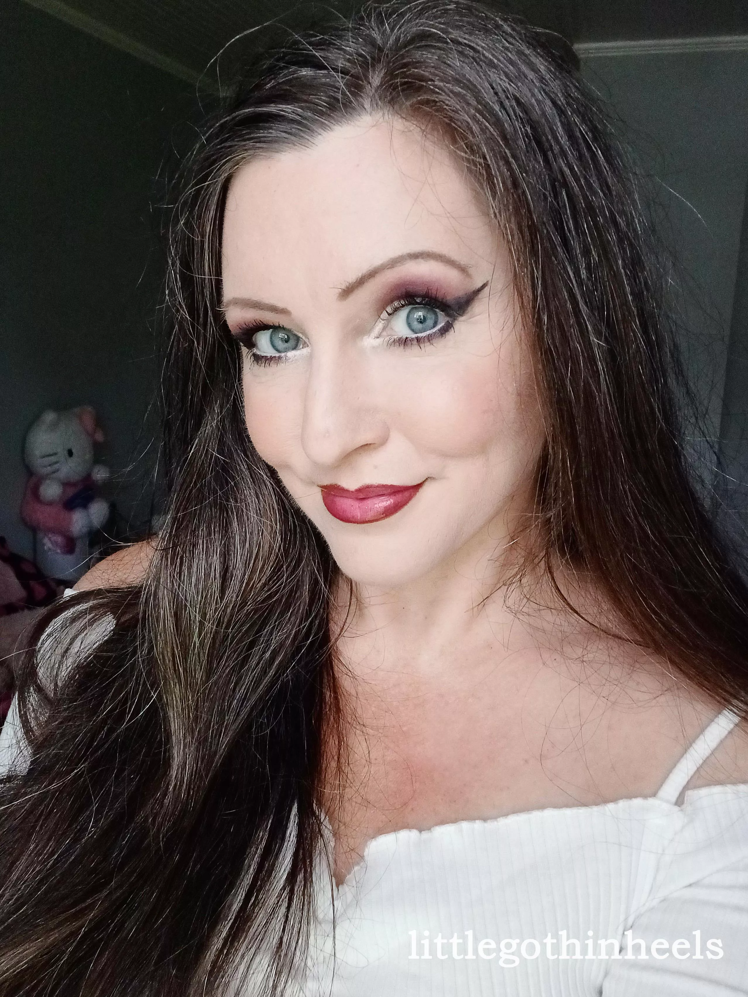 autumn makeup and a cute top