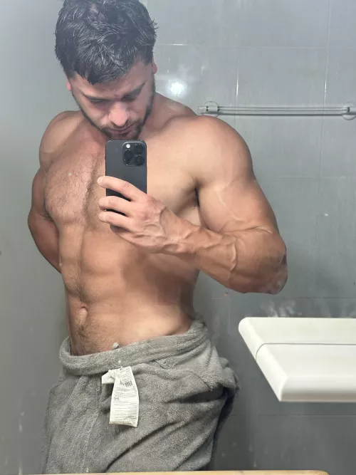 Come and take out my towel
