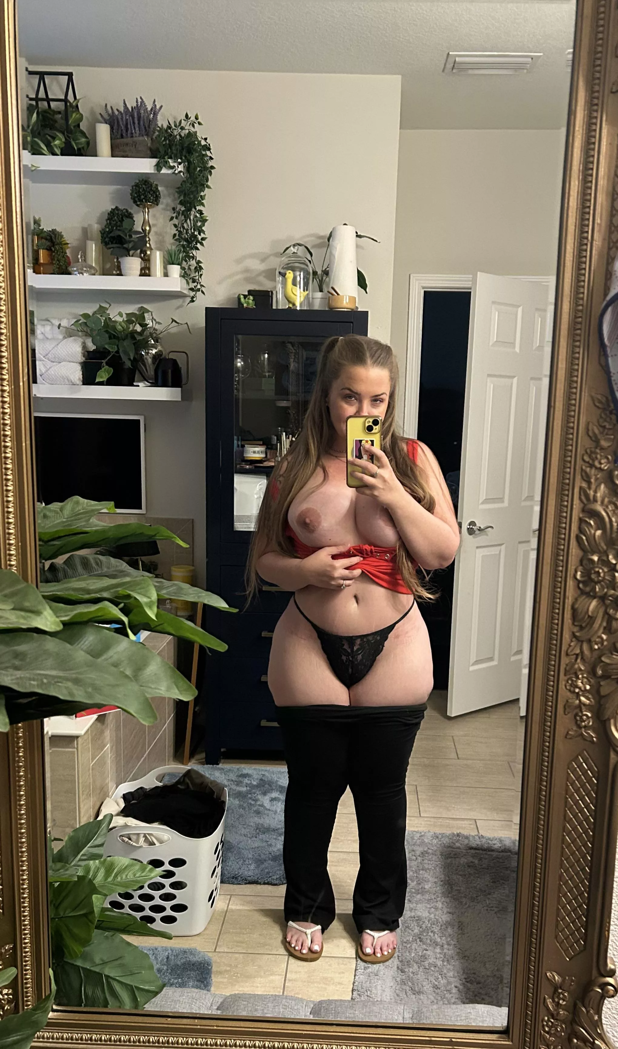 Curvy MILF (f) 42 and still lookin like a snack. 