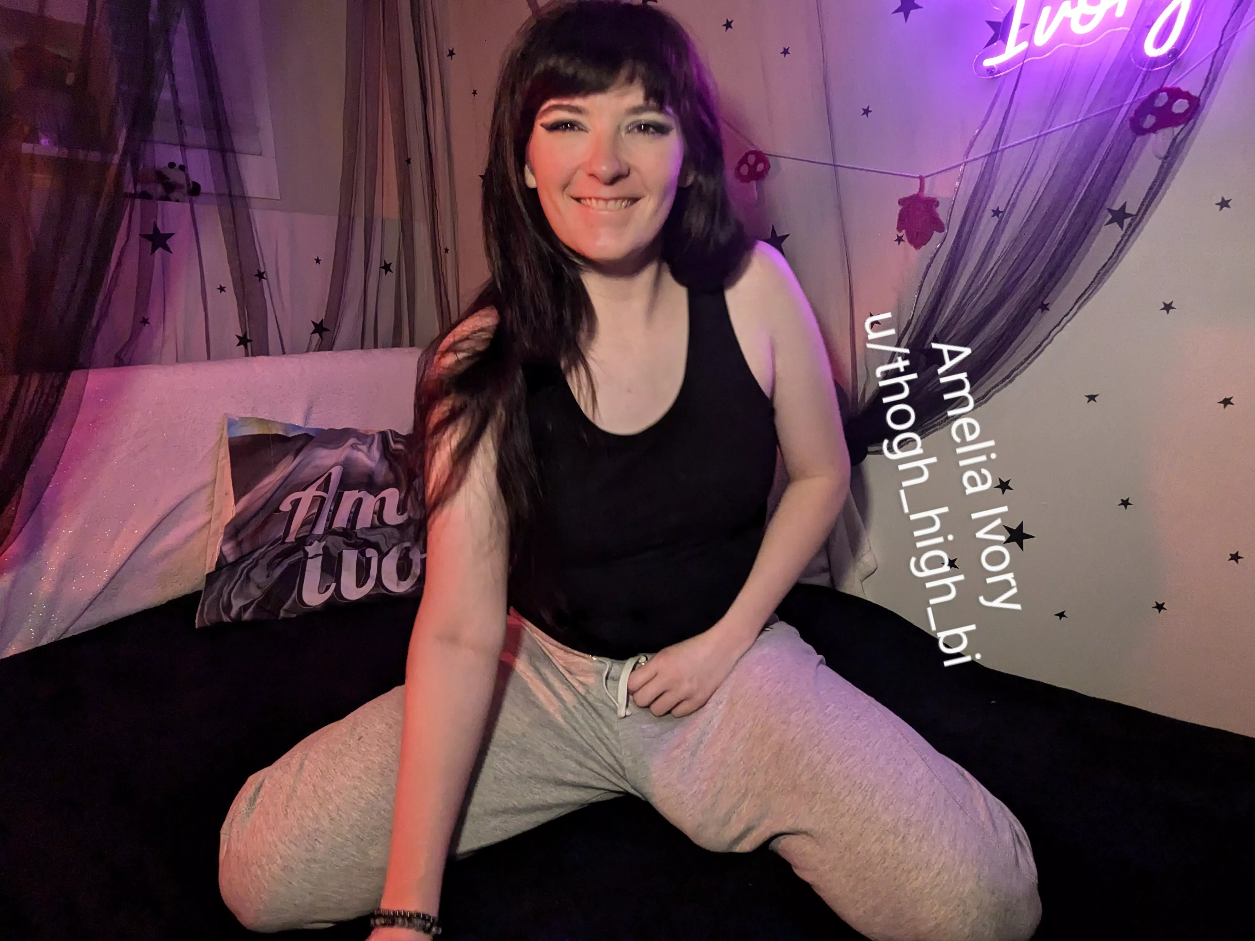 Do these sweatpants make my cock look big?