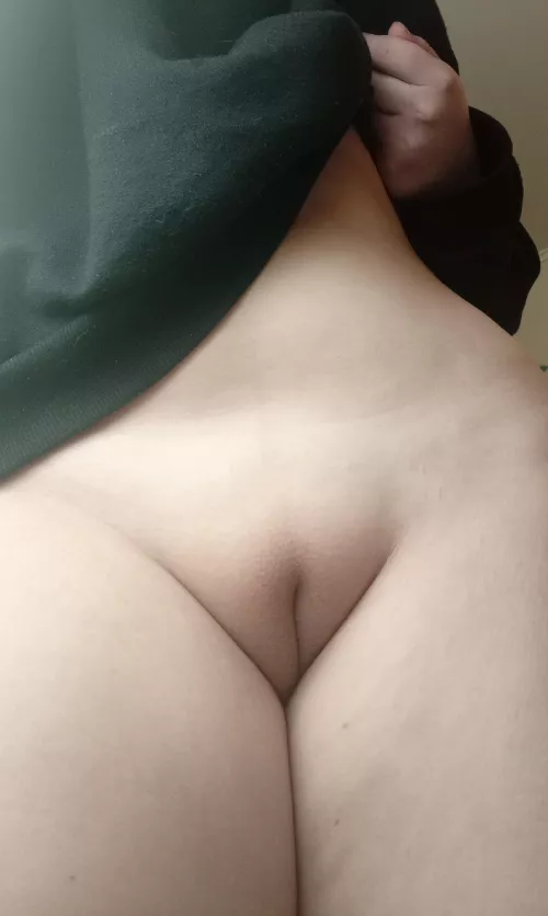 I might be slightly chubby but my pussy is extra fat