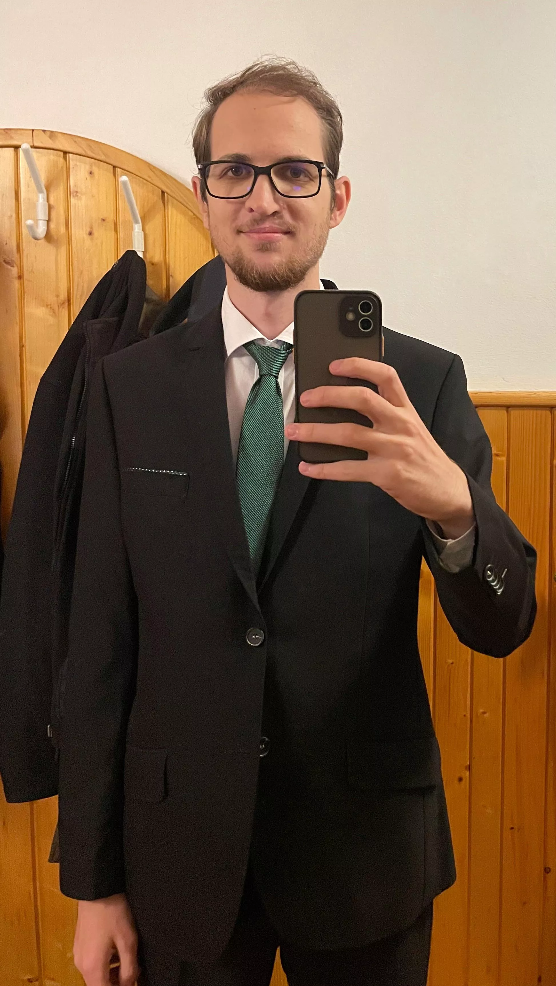 I was on the wedding of my friend, and felt handsome