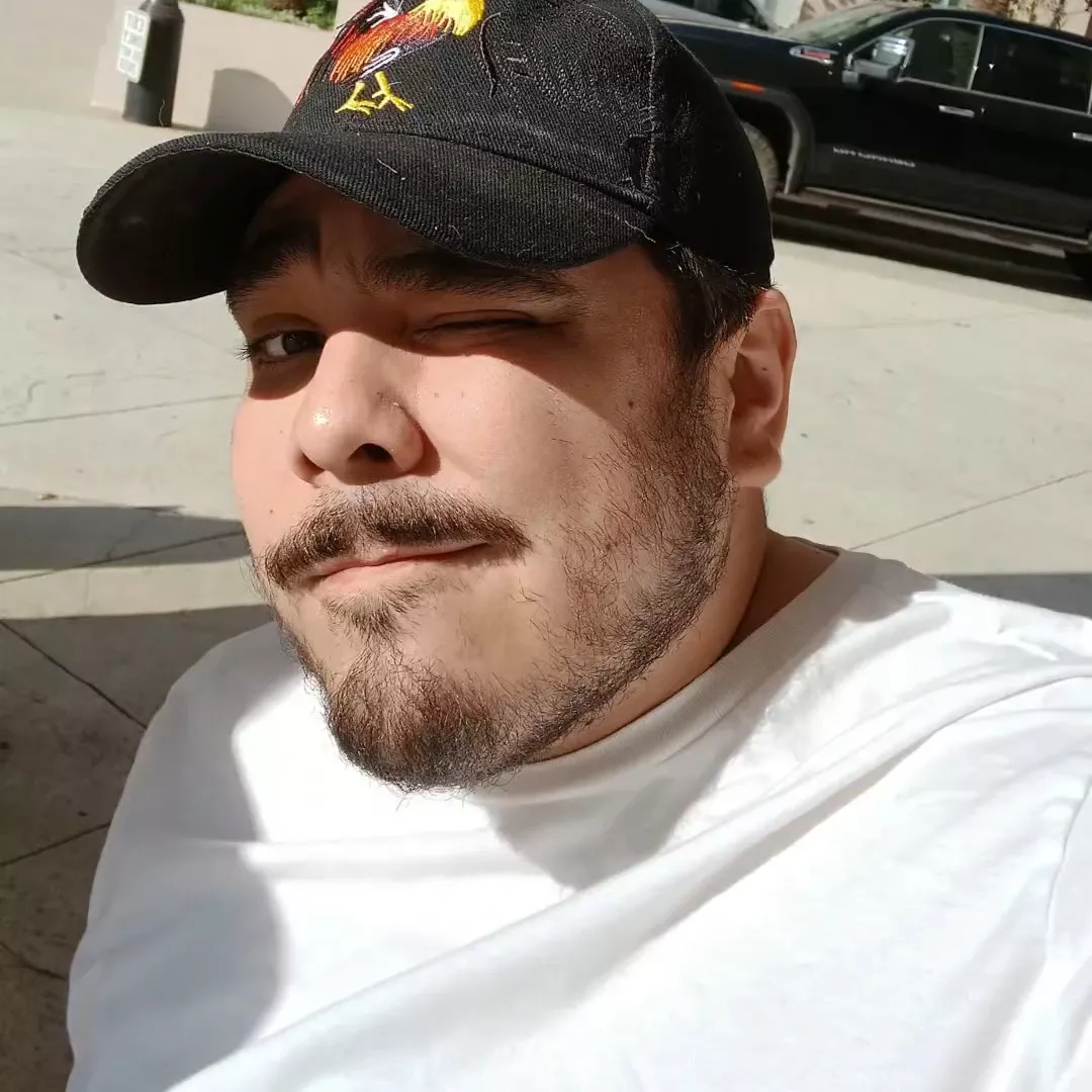 Leave a comment if you're into bears and bear hugs. 🧸