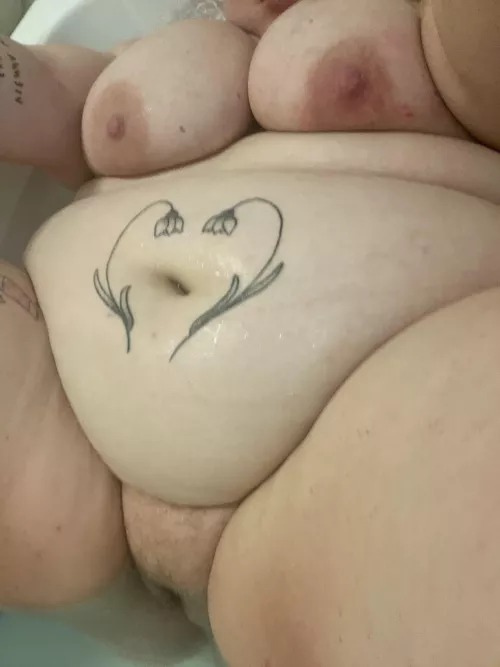 You like your girls wet?😜