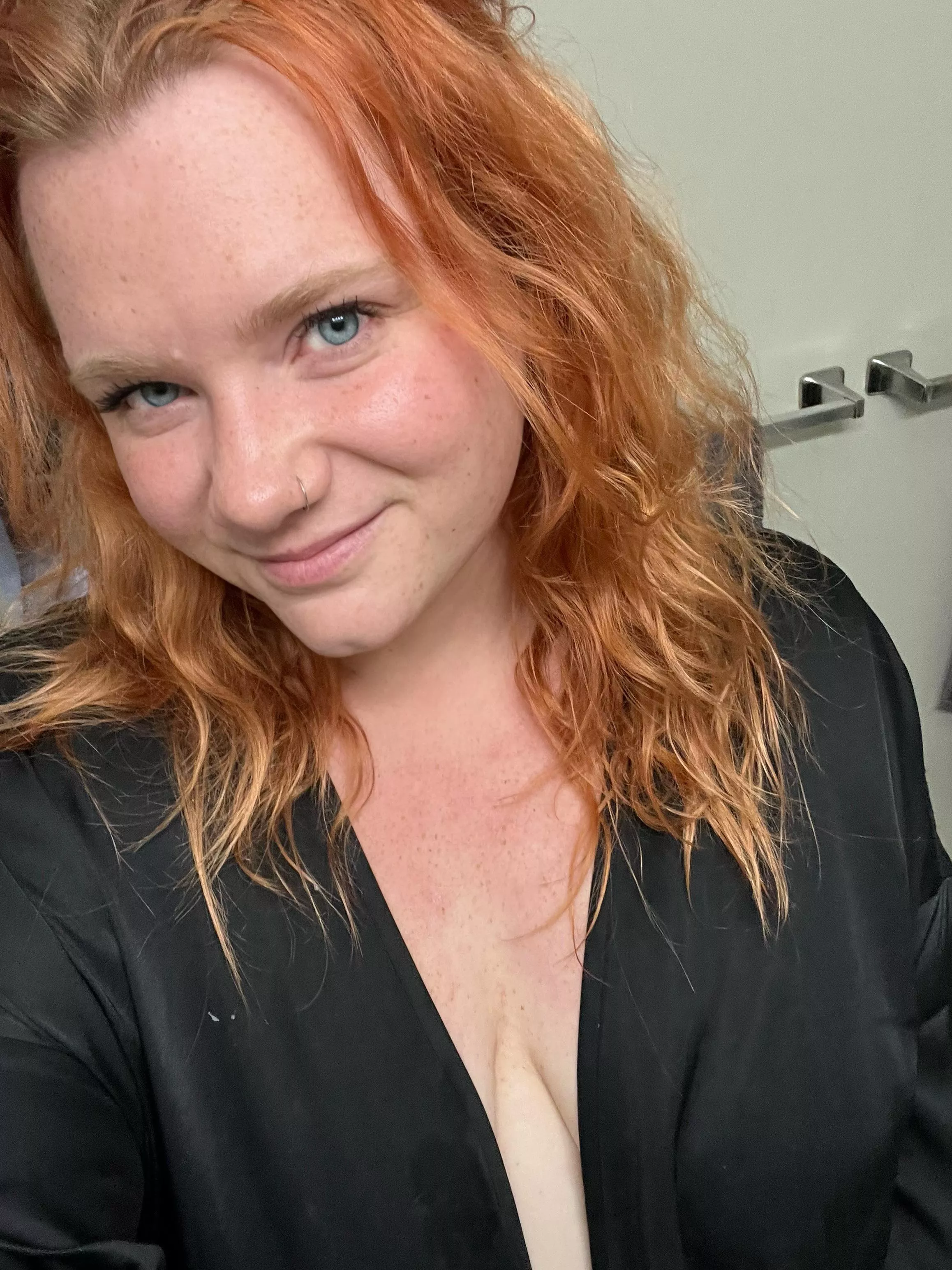 Another Monday another selfie to remind you I also hate Mondays 