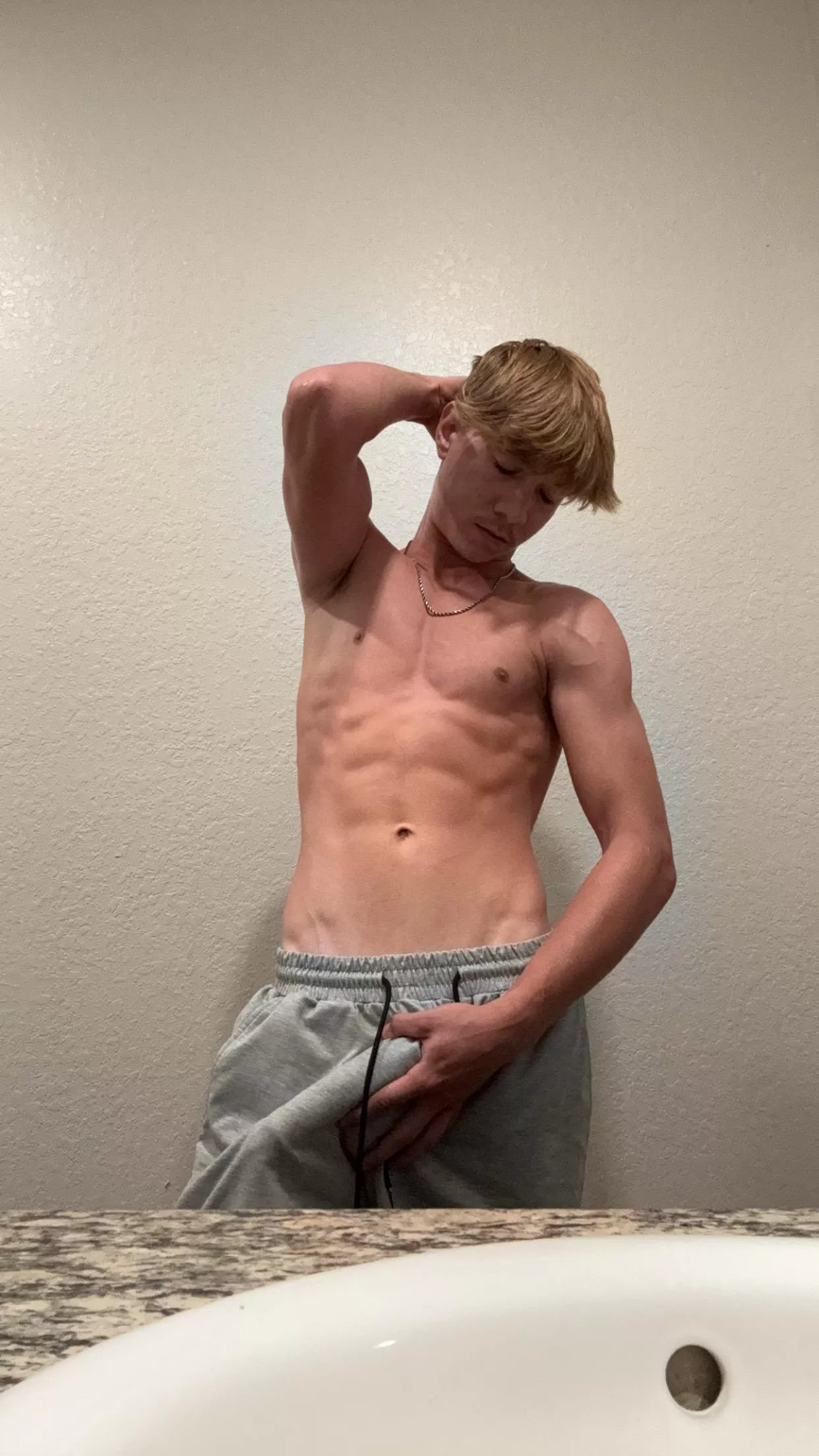 Anyone want to sniff my armpits?
