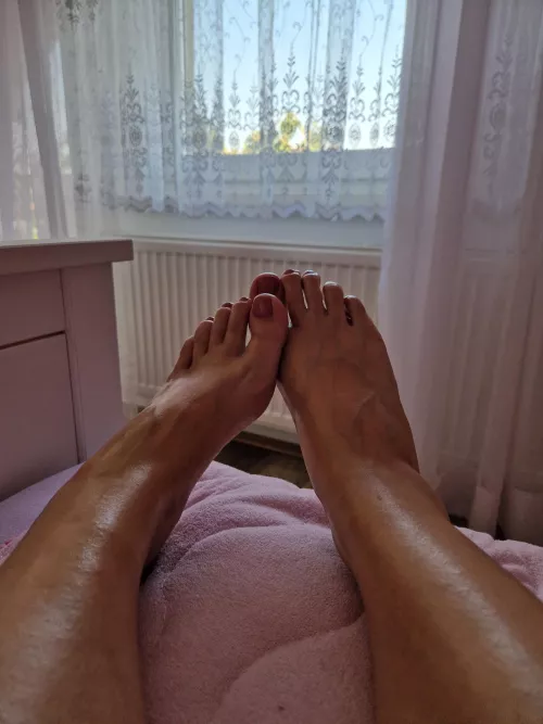 First time posting here? What do you think of my toes?