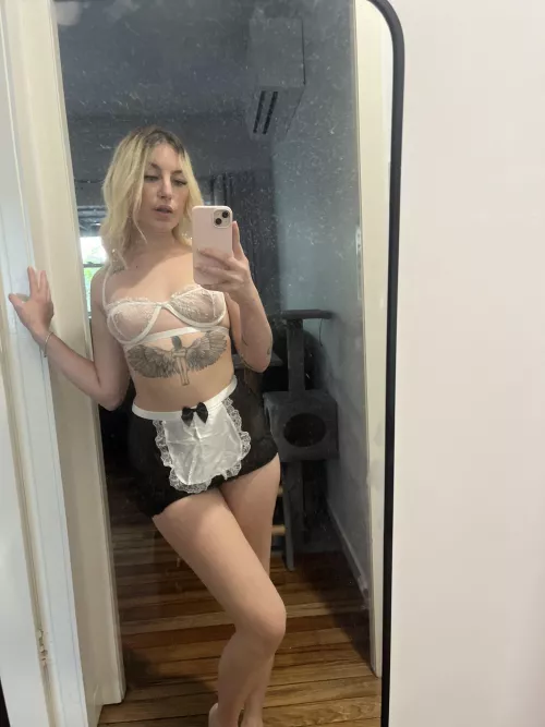 Girls who clean deserve to get dirty again